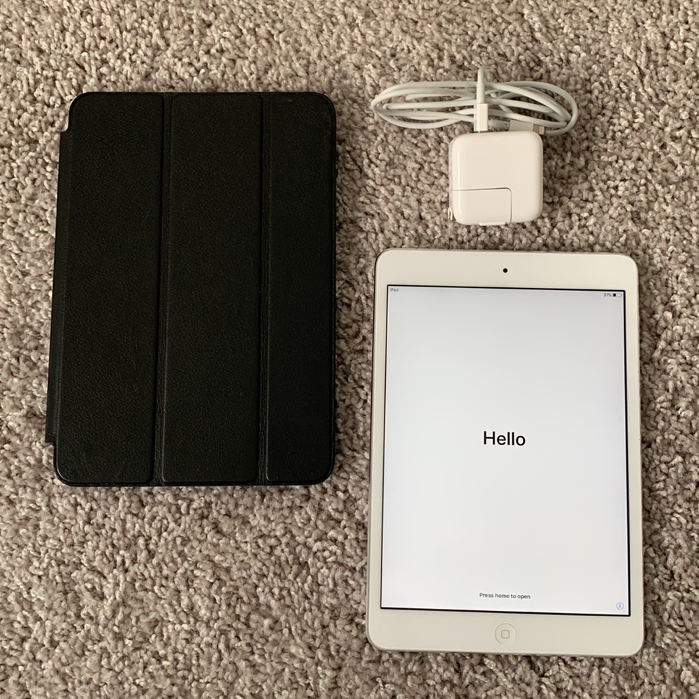 iPad mini 2 (32gb) with Apple folio case